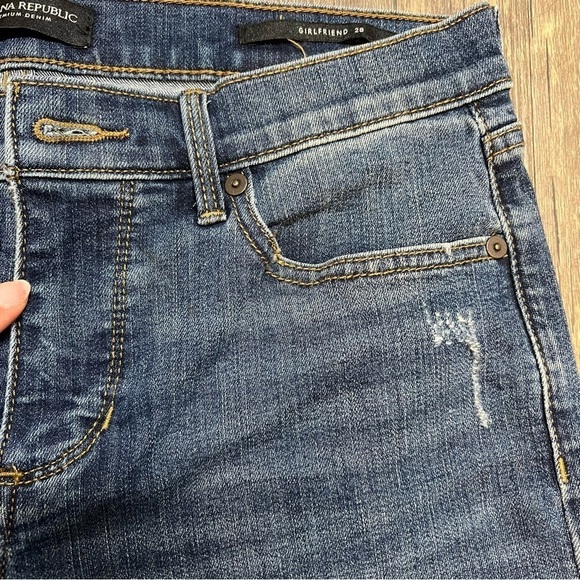 NWT Banana Republic Denim Girlfriend Mid Rise Jean Rolled Hem Size 28 - Picture 9 of 13